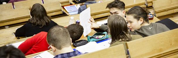 Faire évaluer les travaux par les étudiant-es